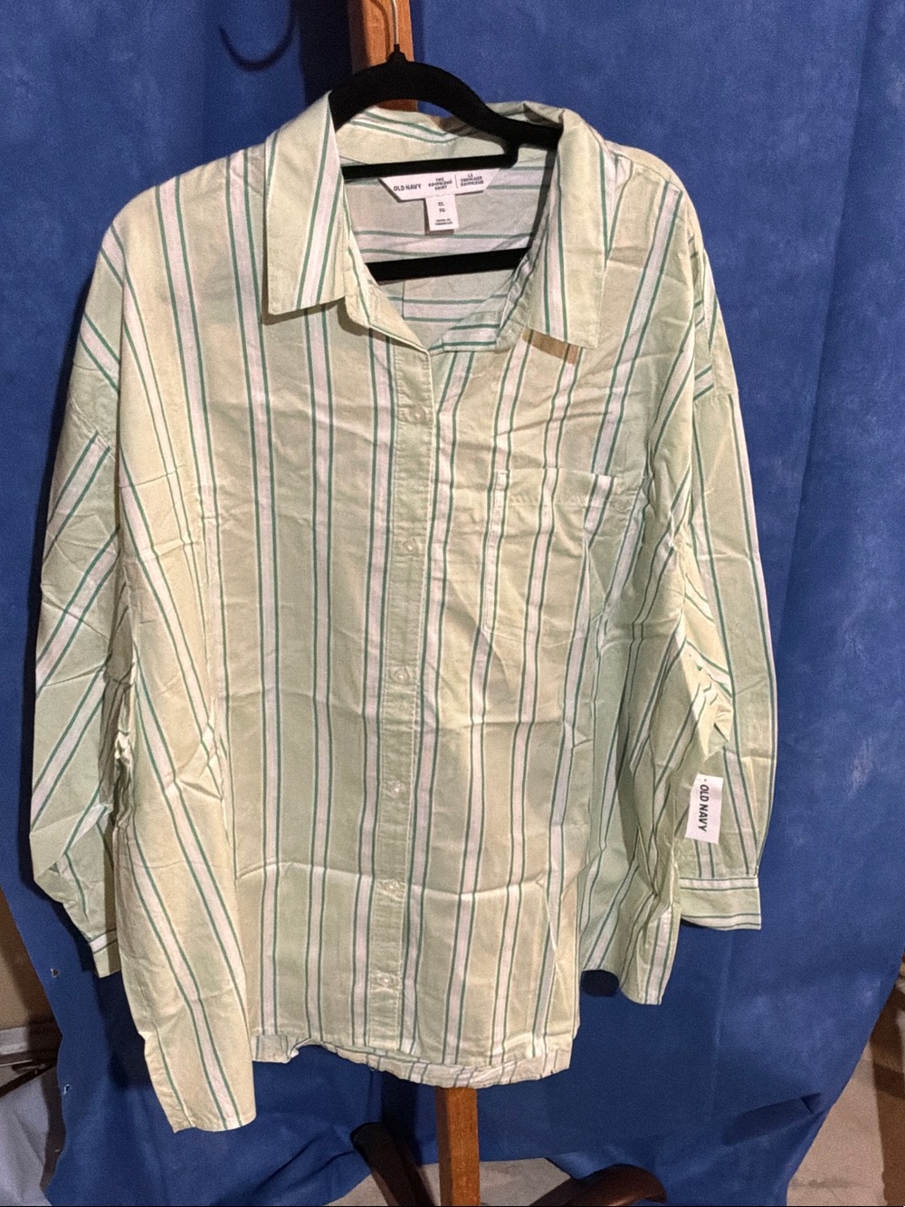Old Navy Light Green Striped Men’s Button-Down Shirt